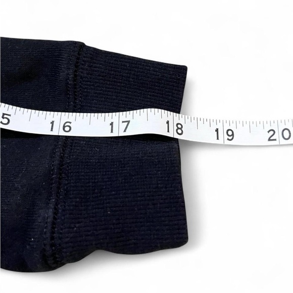 Maurices Women’s S Def Leppard Off The Shoulder Black Graphic Sweatshirt - Picture 7 of 7